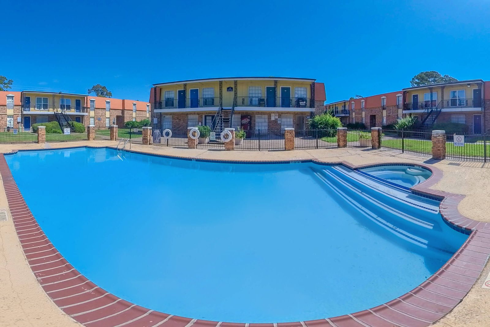 Marina Club